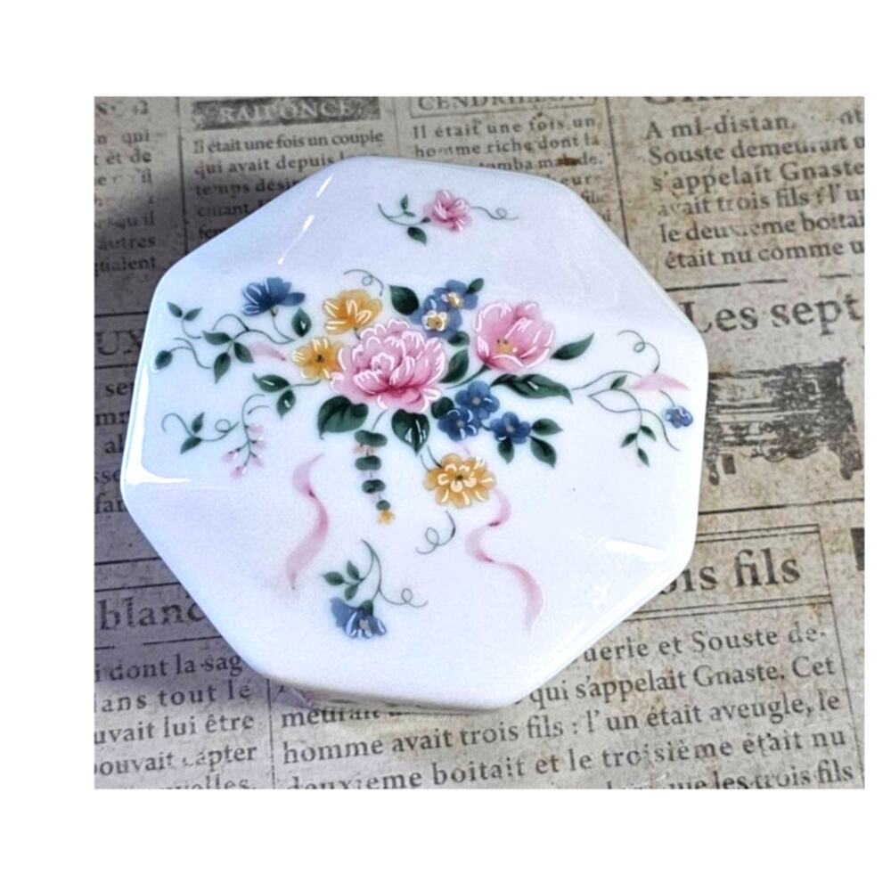 Vintage 90s Coquette Trinket Box White Porcelain with Flowers Japan
